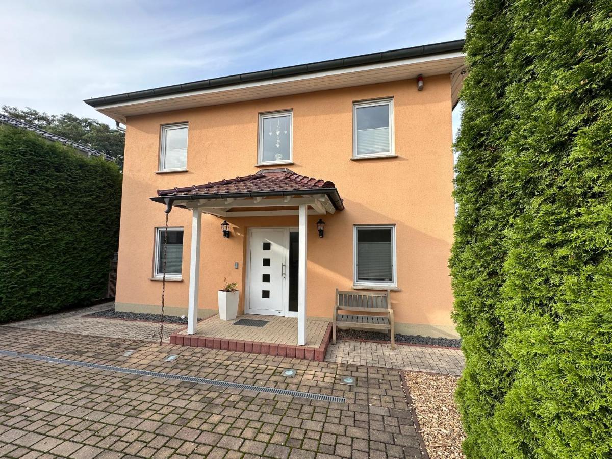Stadtvilla In Leipzig 7 Personen 3 Schlafzimmer 2 Baeder Garten Und Terrasse Zentral Gelegen Messe Innenstadt Seen エクステリア 写真