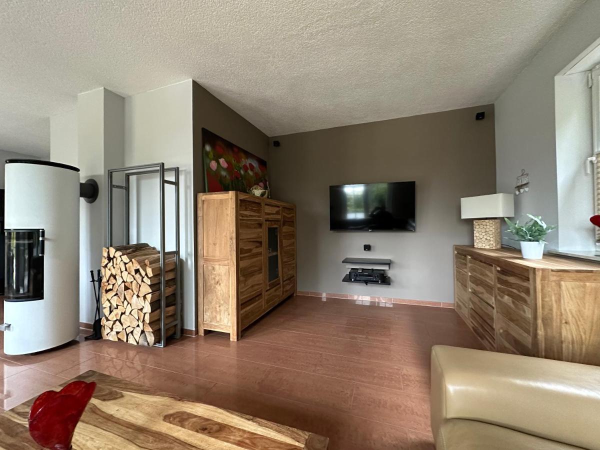 Stadtvilla In Leipzig 7 Personen 3 Schlafzimmer 2 Baeder Garten Und Terrasse Zentral Gelegen Messe Innenstadt Seen エクステリア 写真