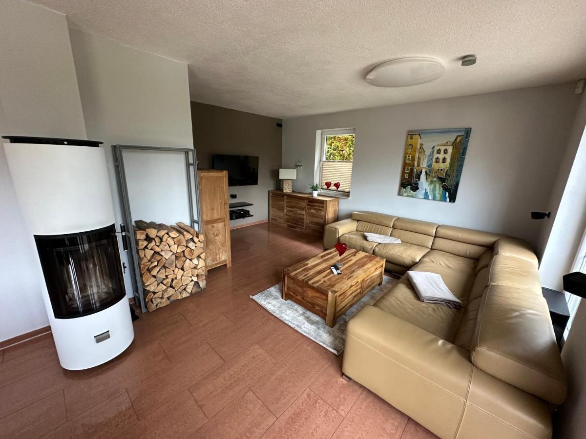 Stadtvilla In Leipzig 7 Personen 3 Schlafzimmer 2 Baeder Garten Und Terrasse Zentral Gelegen Messe Innenstadt Seen エクステリア 写真